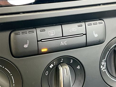 Used 2018 Volkswagen Jetta SE image 22