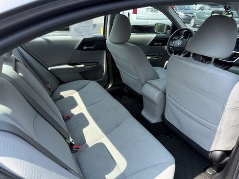 Used 2017 Honda Accord LX image 34