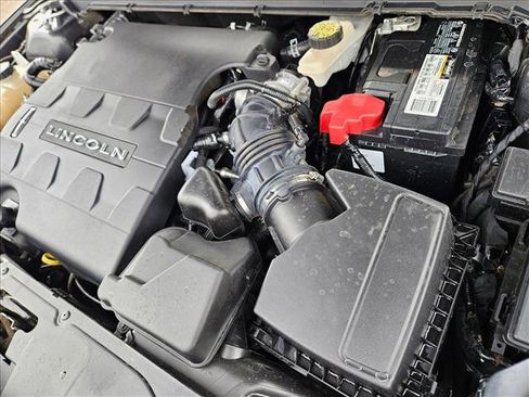 Used 2017 Lincoln Continental Premiere FWD image 22