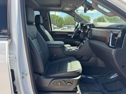 Used 2025 GMC Sierra 2500 Denali w/ Denali Reserve Package AWD/4WD image 30