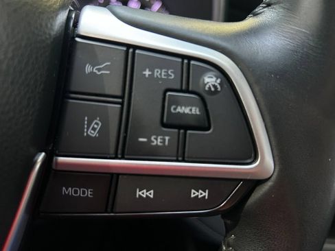 Used 2023 Toyota Highlander XLE FWD image 20