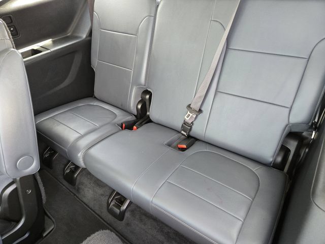 Used 2021 Chevrolet Traverse LT FWD image 30