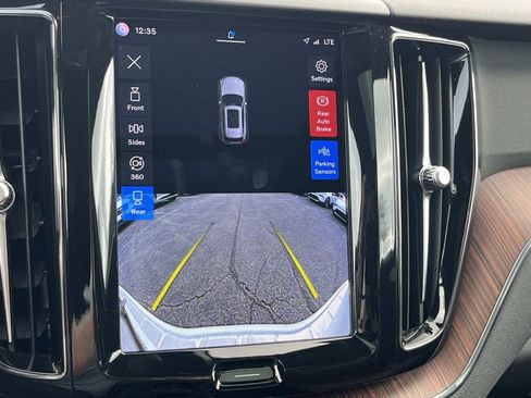 Used 2023 Volvo XC60 B5 Plus w/ Protection Package Premier image 33