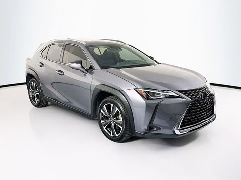 Used 2019 Lexus UX 200 FWD image 3