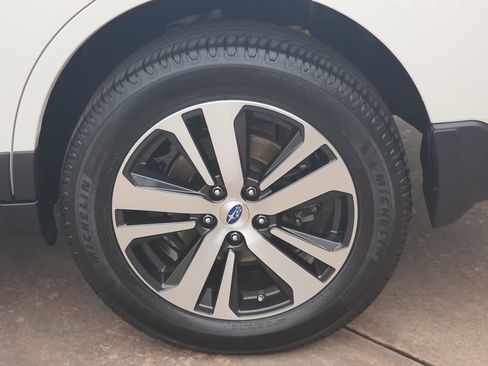 Used 2018 Subaru Outback 2.5i Limited image 37