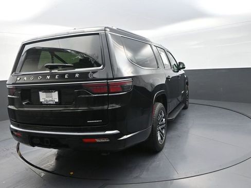 Used 2024 Jeep Wagoneer L Series II w/ Flexible Seating Group AWD/4WD image 9