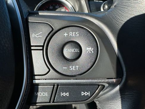 Used 2018 Toyota Camry XSE image 18