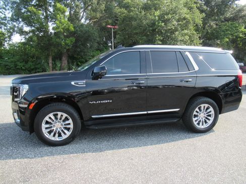Used 2022 GMC Yukon SLT w/ SLT Luxury Package RWD image 4