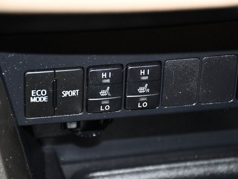 Used 2013 Toyota RAV4 Limited image 29