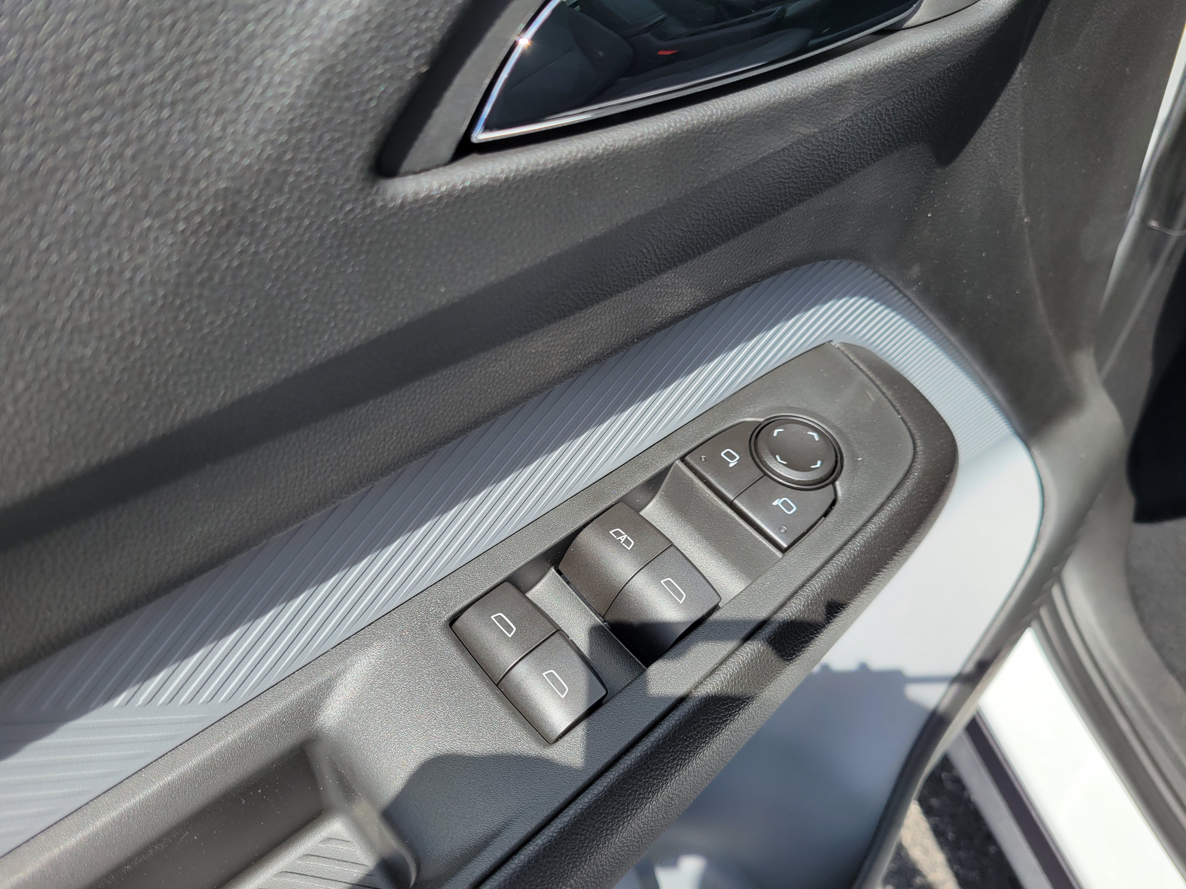 New 2027 Chevrolet Bolt LT w/ Comfort Package FWD image 26