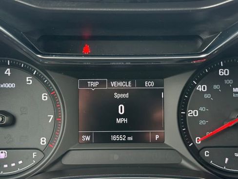 Used 2023 Chevrolet TrailBlazer LT FWD image 17