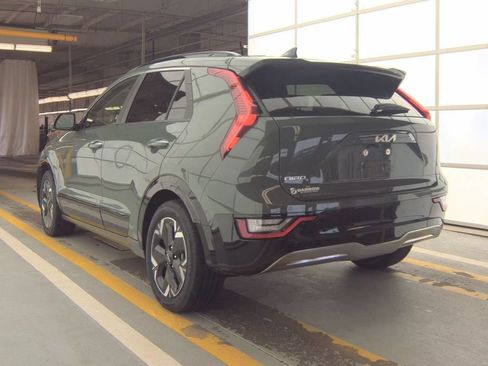 Used 2023 Kia Niro Wave w/ Wave Preserve Package FWD image 3