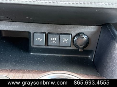 Used 2021 Toyota Highlander Platinum FWD image 31