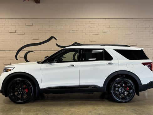 Used 2023 Ford Explorer ST w/ Technology Package AWD/4WD image 10