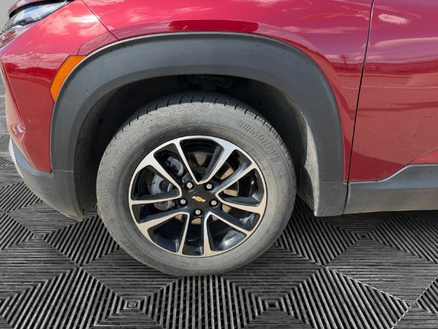Used 2025 Chevrolet TrailBlazer LT FWD image 14