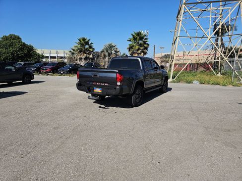 Used 2020 Toyota Tacoma SR5 image 7