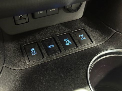 Used 2018 Toyota Highlander Limited AWD/4WD image 37