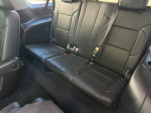 Used 2020 Chevrolet Suburban Premier image 18