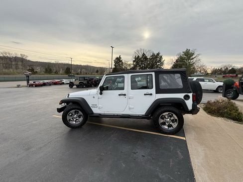 Used 2015 Jeep Wrangler Unlimited Sport image 6