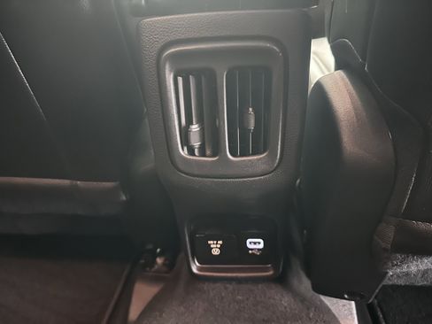 Used 2021 Jeep Compass Limited image 31