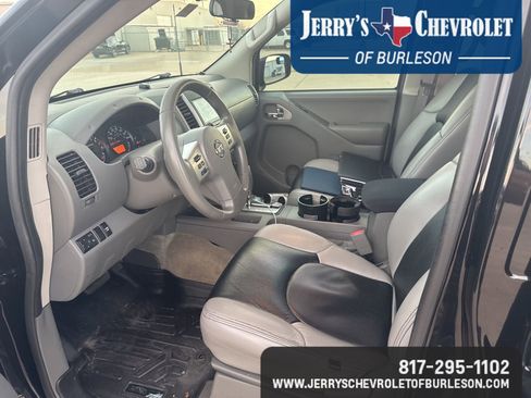 Used 2018 Nissan Frontier SV image 10