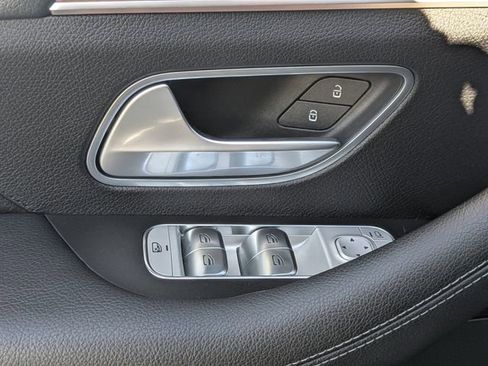 Used 2025 Mercedes-Benz GLS 450 4MATIC image 17