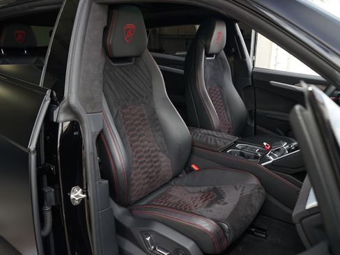 Used 2021 Lamborghini Urus image 13