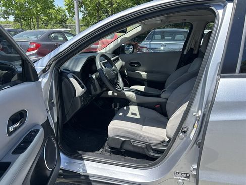 Used 2017 Honda HR-V EX image 10