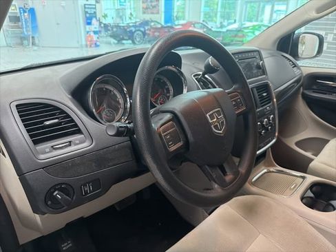Used 2015 Dodge Grand Caravan SXT FWD image 13