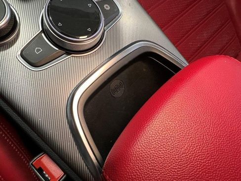 Used 2022 Alfa Romeo Stelvio Veloce image 56