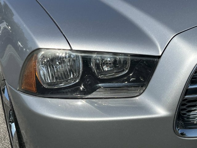 Used 2013 Dodge Charger SXT RWD image 9