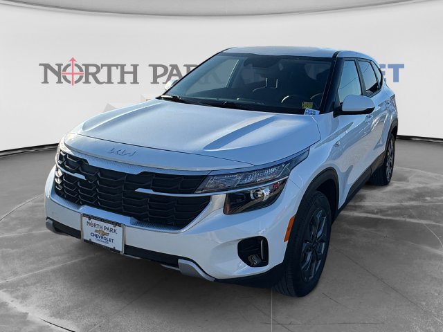 Used 2024 Kia Seltos LX AWD/4WD image 7