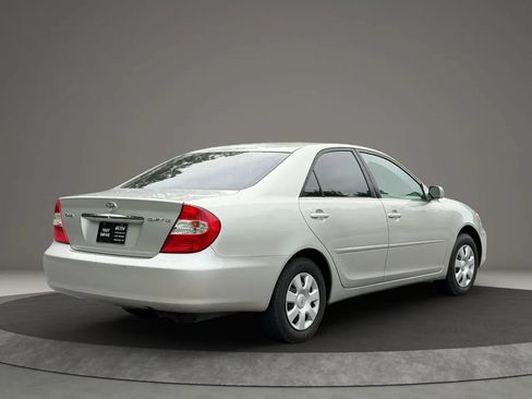 Used 2004 Toyota Camry LE FWD image 4