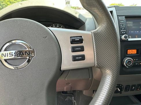 Used 2020 Nissan Frontier SV w/ Midnight Edition Floor Mats AWD/4WD image 41