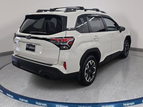 Used 2025 Subaru Forester Premium AWD/4WD image 6