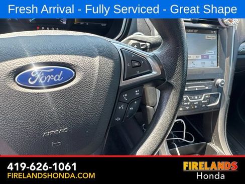 Used 2017 Ford Fusion SE w/ Fusion SE Technology Package FWD image 22