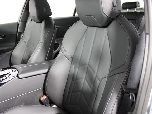 Used 2025 BMW i5 eDrive40i w/ M Sport Package image 32