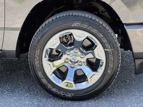 Used 2022 RAM 1500 Big Horn AWD/4WD image 11