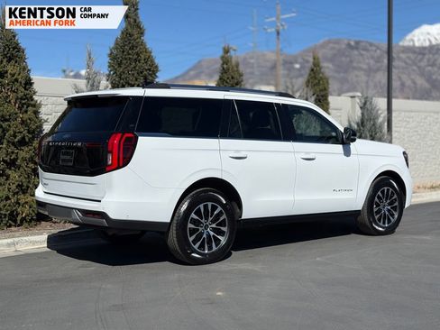 Used 2025 Ford Expedition Platinum image 10