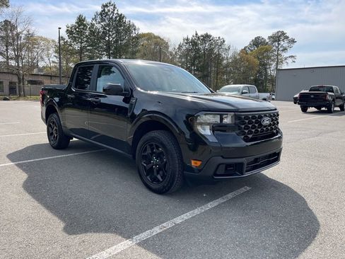 Used 2025 Ford Maverick XLT w/ XLT Luxury Package AWD/4WD image 4
