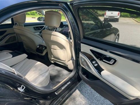 Used 2022 Mercedes-Benz S 580 4MATIC Sedan image 12
