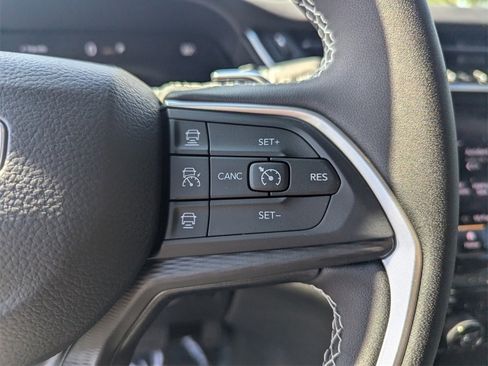 New 2025 Jeep Grand Cherokee Laredo w/ MOPAR Finishing Package image 18