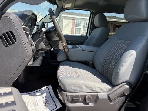 Used 2011 Ford F250 XLT w/ XLT Premium Pkg image 19