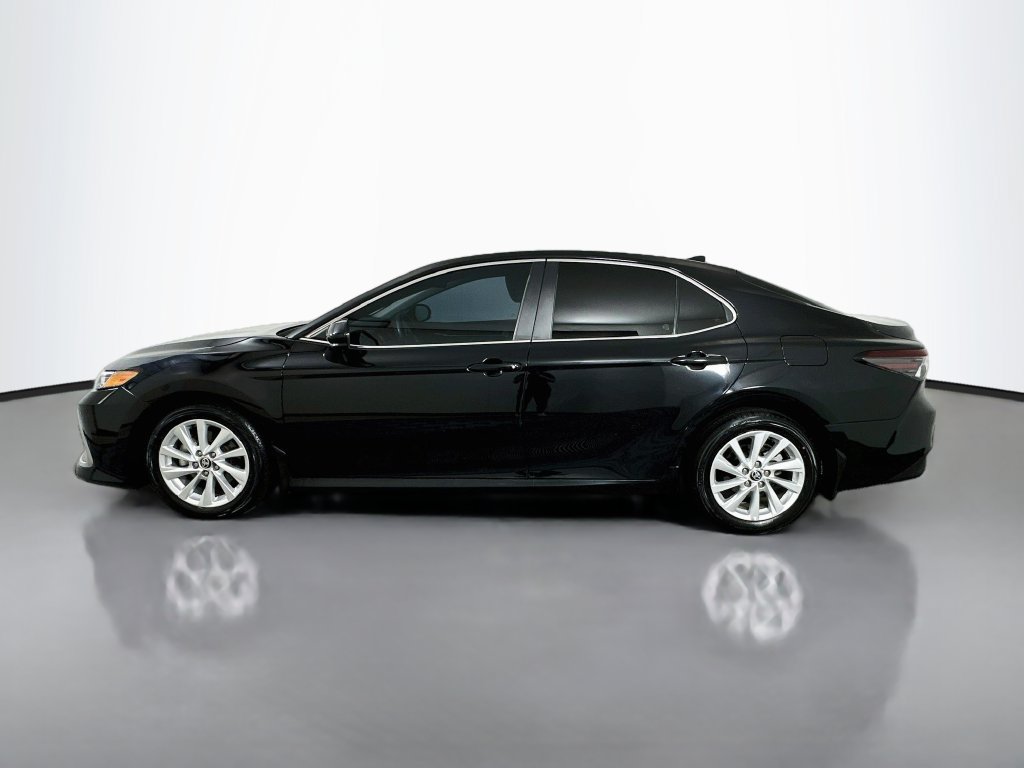 Used 2024 Toyota Camry LE FWD image 8