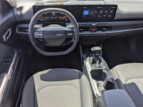 Used 2025 Kia K4 FWD image 25