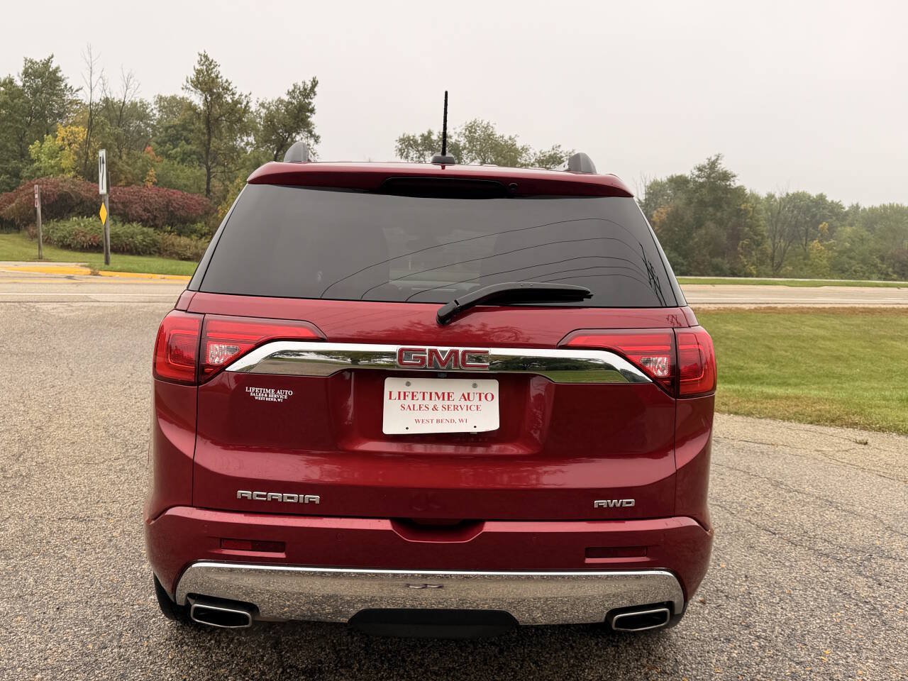 Used 2019 GMC Acadia Denali AWD/4WD image 4