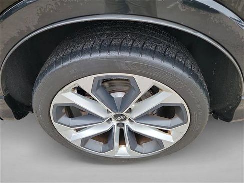 Used 2020 Audi Q3 2.0T Prestige w/ Prestige Package image 12