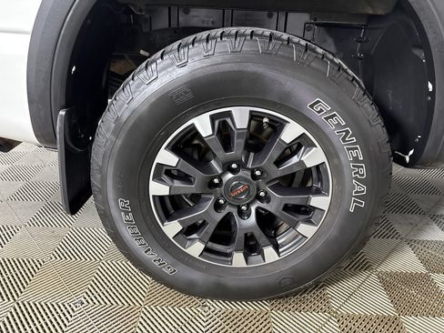 Used 2020 Nissan Titan PRO-4X w/ Pro-4x Convenience Package AWD/4WD image 35