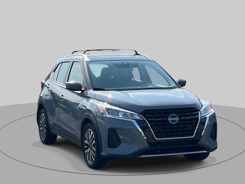 Used 2024 Nissan Kicks SV w/ Exterior Package FWD image 1