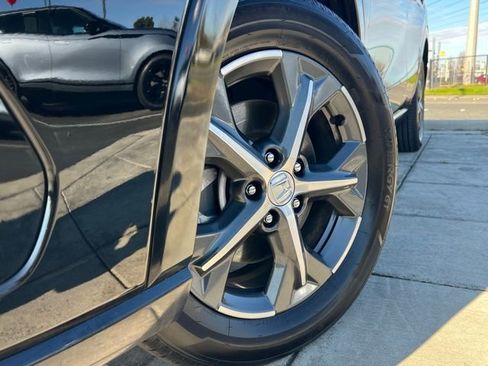 Used 2025 Honda HR-V EX-L image 2